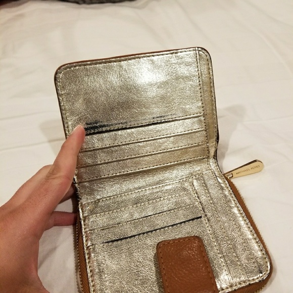 Michel kors wallet - Picture 4 of 4